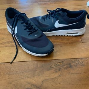 Nike Air Max Navy Sneakers